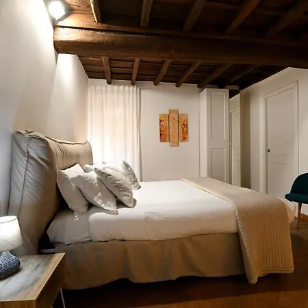Vicolo 22 - Residenze Romanae 4*